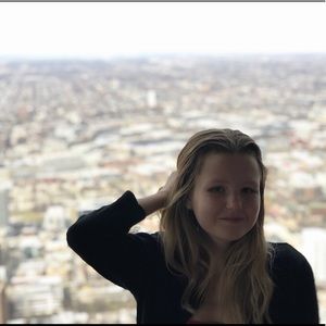 Meet your Posher, Caroline